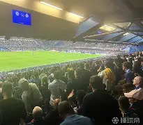 星空体育中国-瓦伦西亚今晨遗憾出局今晚塞维利亚调整名单以备欧超杯，曼城围绕荷甲临场应变看傻球迷的简单介绍